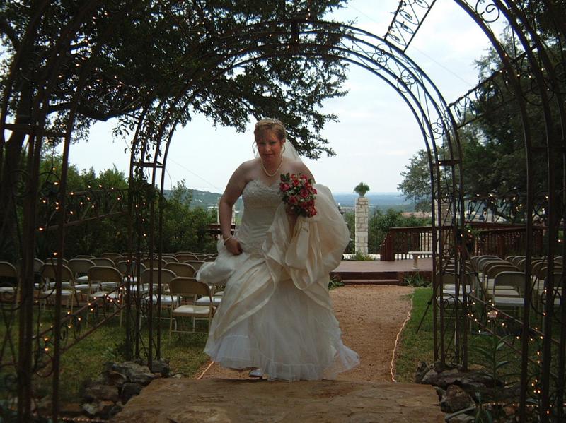 2003/10(Oct)/03(Urbik-Wedding)/800x600_2003-10-05 17-21-52.JPG